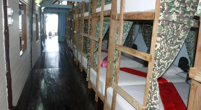 Peacock Hostel Ко-Ланта Екстер'єр фото