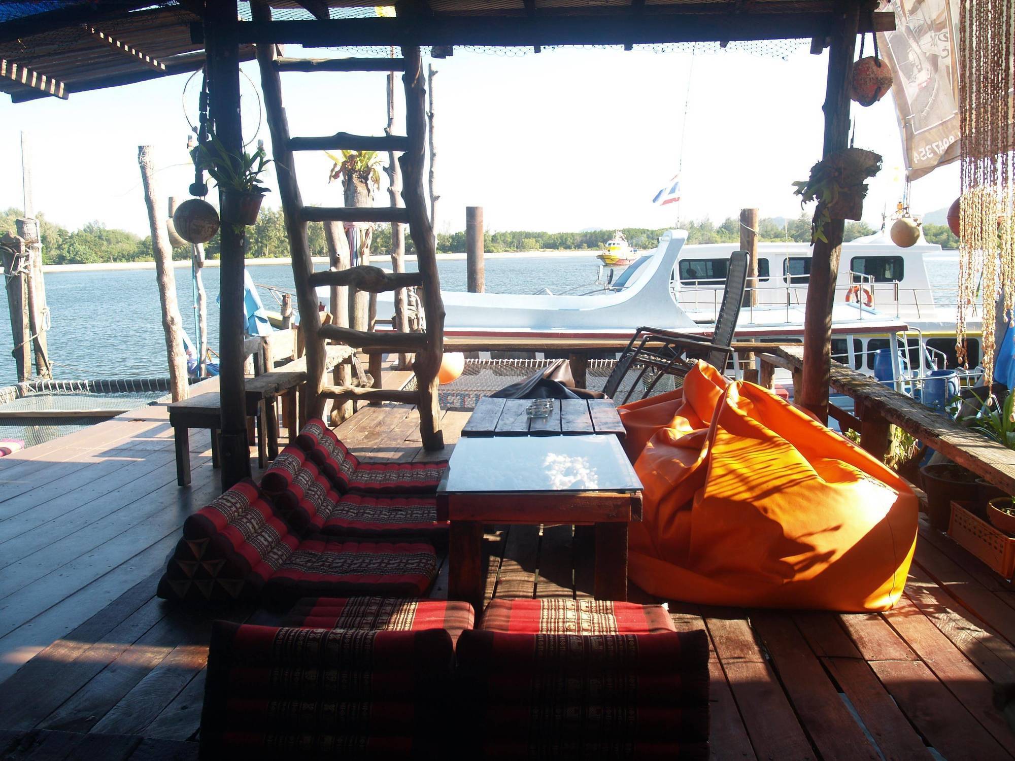 Peacock Hostel Ко-Ланта Екстер'єр фото