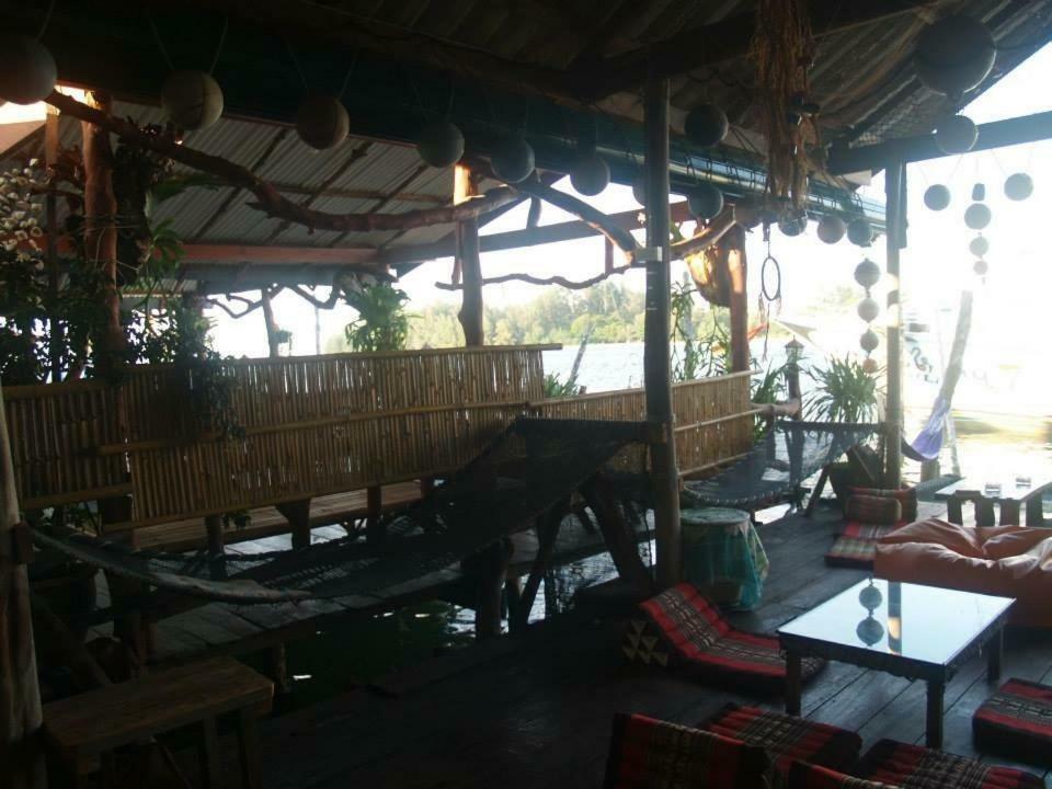 Peacock Hostel Ко-Ланта Екстер'єр фото